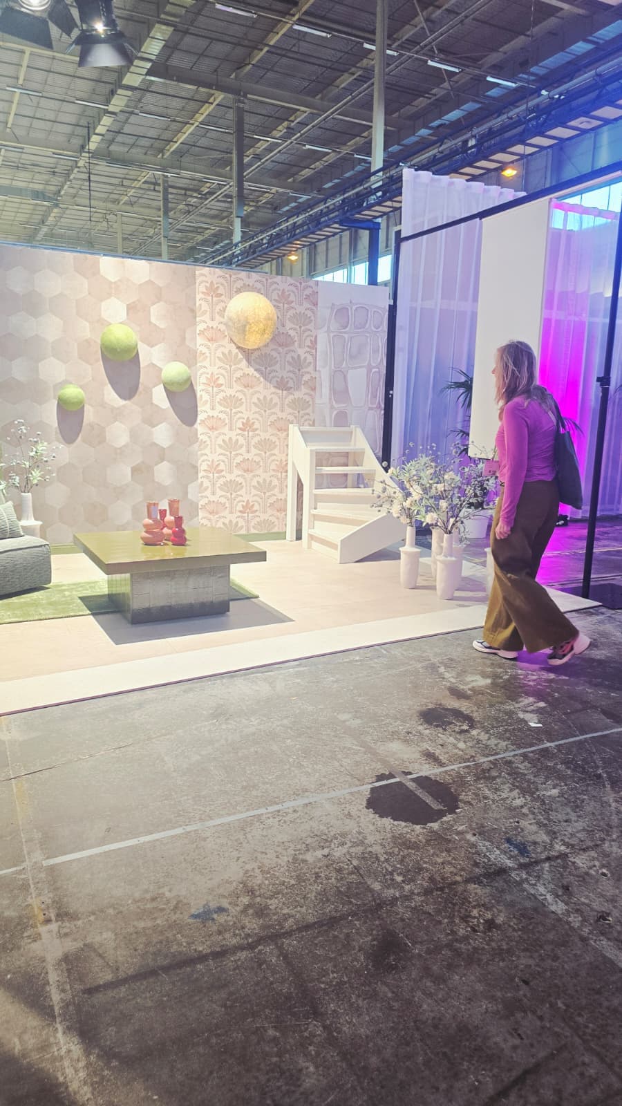Visitor on the Omnistair stand, InCoDa 2026