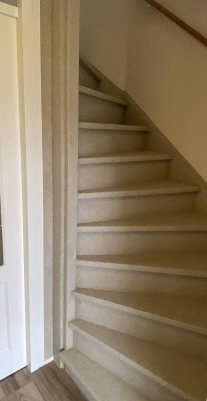 stair renovation with DesertBeige stone texture in Alphen aan den Rijn