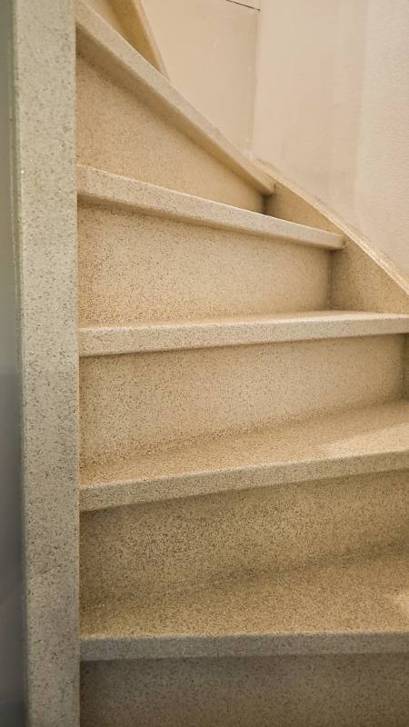staircase cladding with Ivory Sand stone texture in Goes