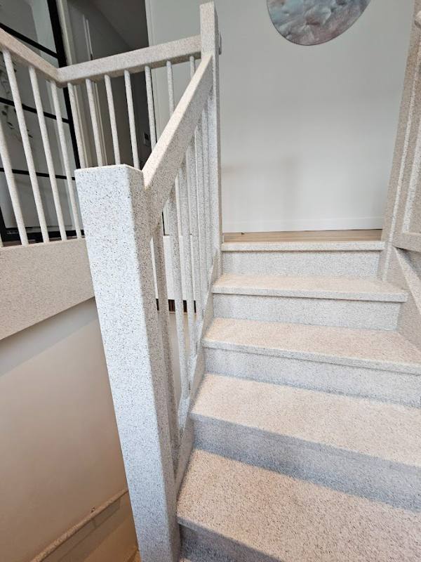 stair renovation with Arctic Blend stone texture in Woerden
