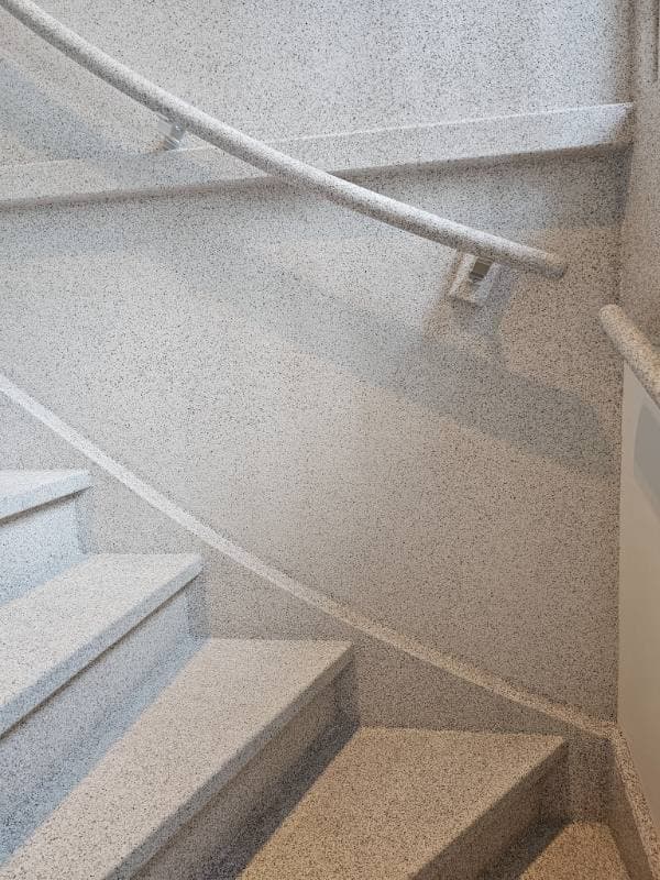 stair renovation with Arctic Blend stone texture in Woerden
