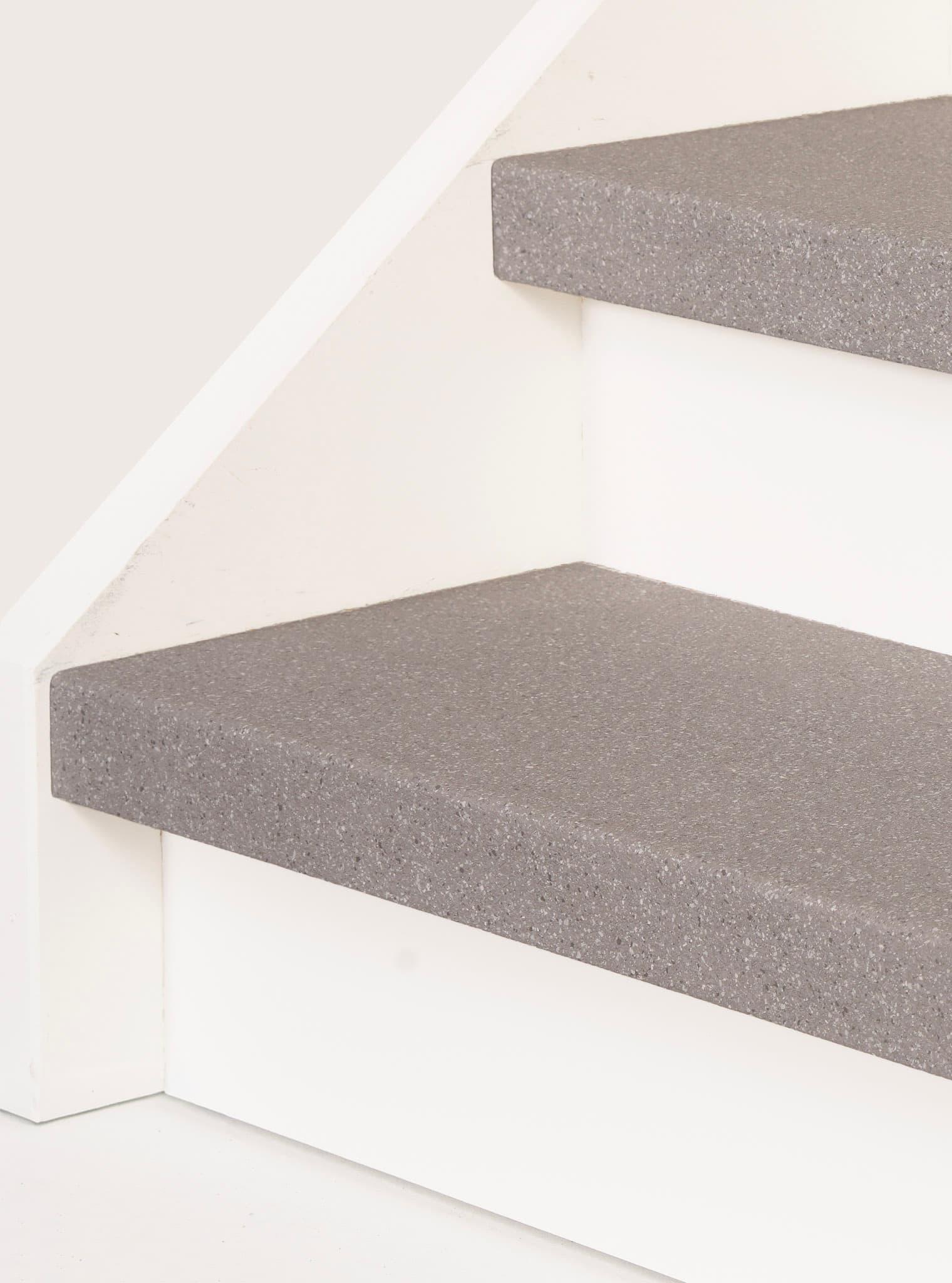 Omnistair EverStep Urban Mist — Blend overlay treads